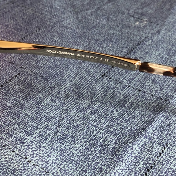 Sunglasses w/case - Picture 6 of 6